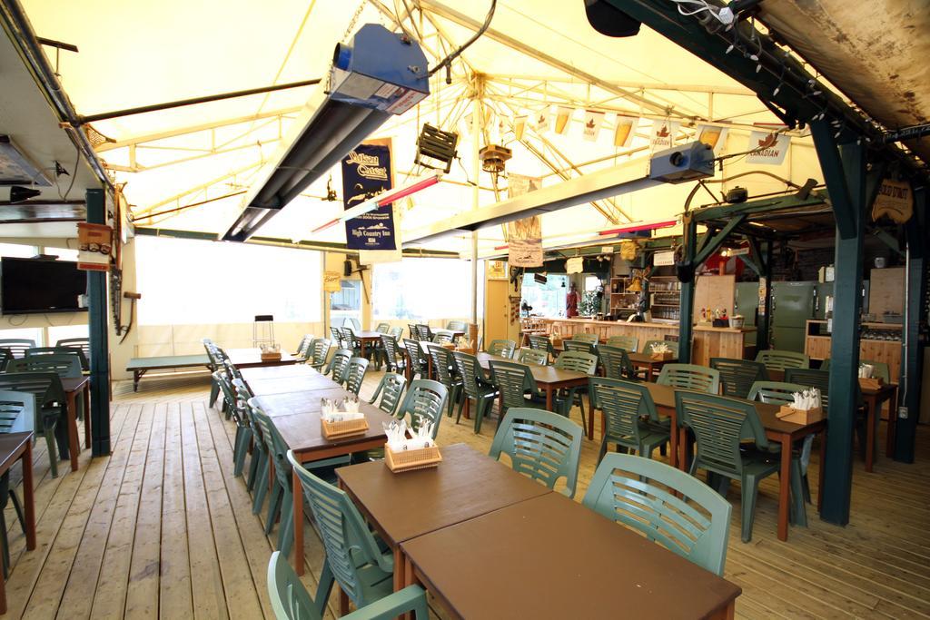 Coast High Country Inn Moraitika Exterior foto